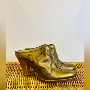 ❤️ Jessica Simpson Gold  Heels ❤️